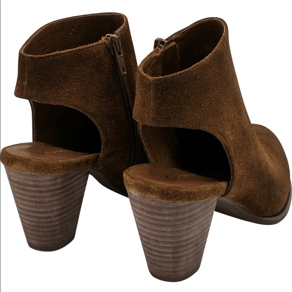 Chocolat Blu Cone Heel Closet Tod Mule Bootie - Picture 8 of 8